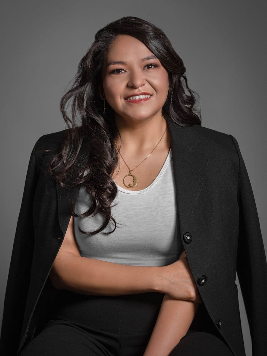 Sarah Chen, Ghostwriter
